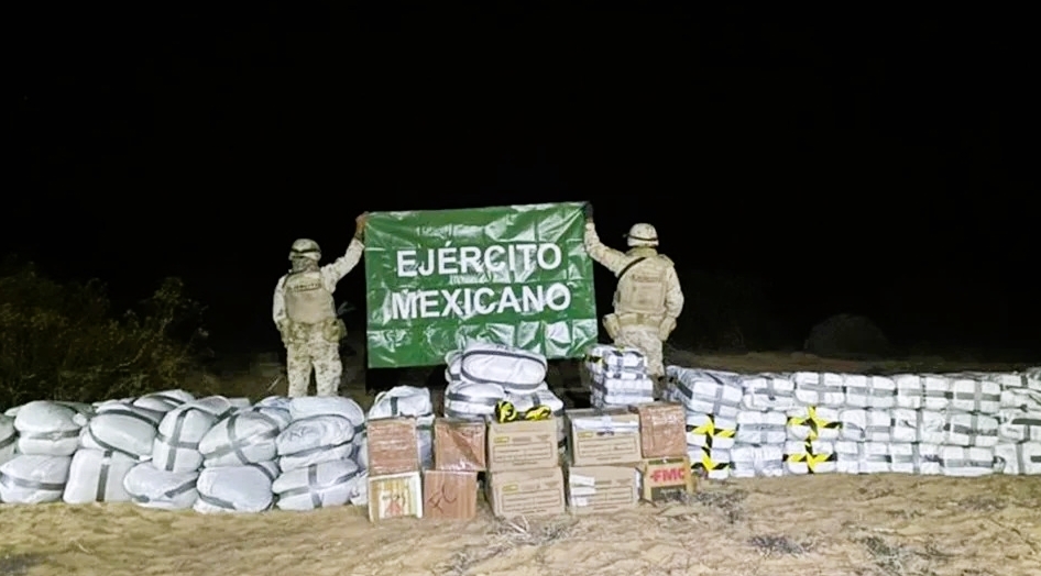 De acuerdo con las autoridades aseguraron que la droga le pertenecía al Cártel del Pacífico. Foto: Sedena De acuerdo con las autoridades aseguraron que la droga le pertenecía al Cártel del Pacífico. Foto: Sedena
