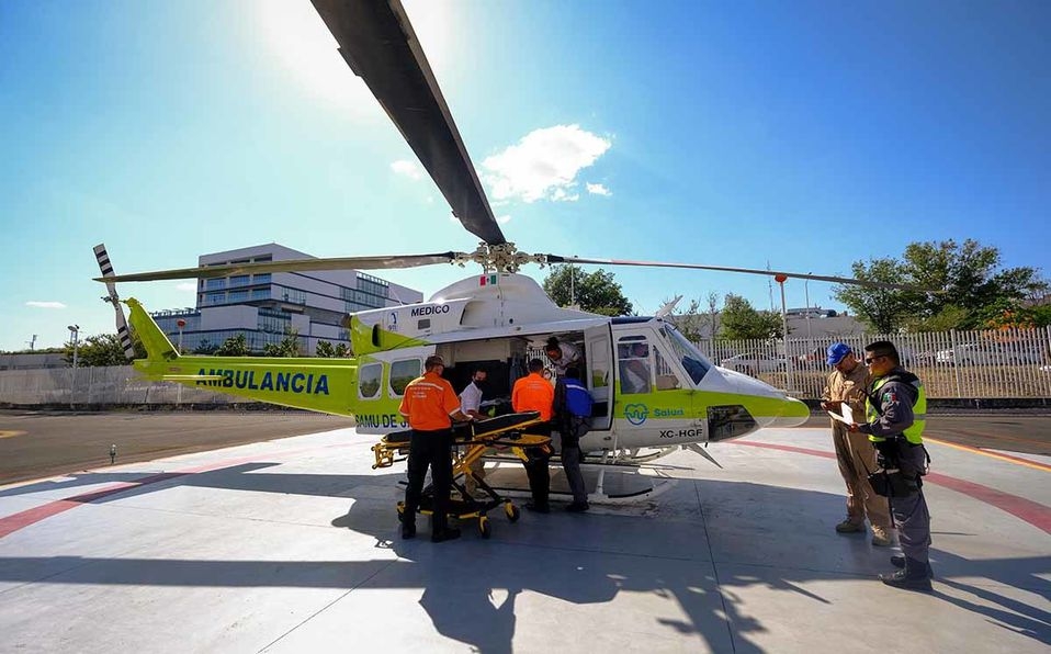 Una ambulancia aérea traslado a varios heridos a hospitales especializados. Foto: Twitter @EnriqueAlfaroR Una ambulancia aérea traslado a varios heridos a hospitales especializados. Foto: Twitter @EnriqueAlfaroR
