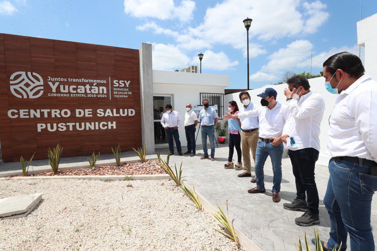 Vila estuvo observando los avances del proyecto Vila estuvo observando los avances del proyecto