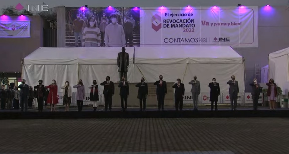 El homenaje es encabezado por Lorenzo Córdoba, titular del Instituto Electoral Nacional