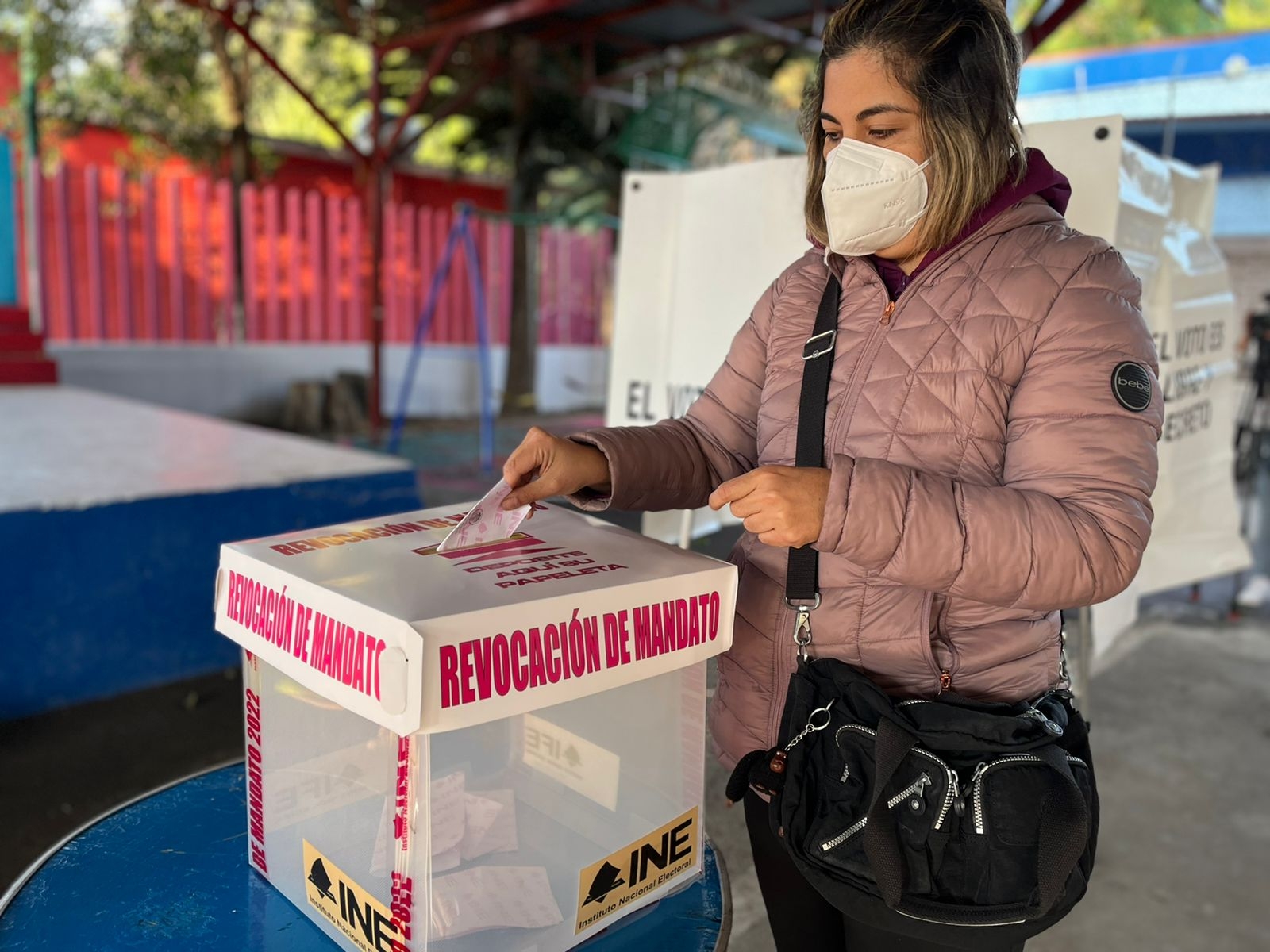 En punto de las 8 de la mañana de este domingo dio inicio la consulta de Revocación de Mandato en México