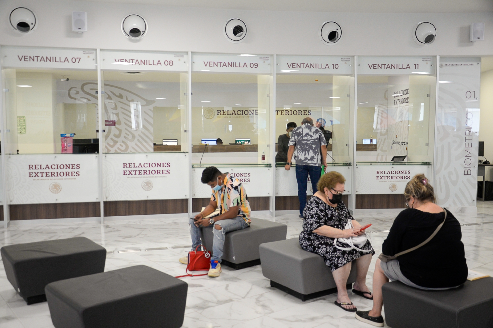 Usuarios han asistido a las oficinas desde el primer día de su inauguración Usuarios han asistido a las oficinas desde el primer día de su inauguración
