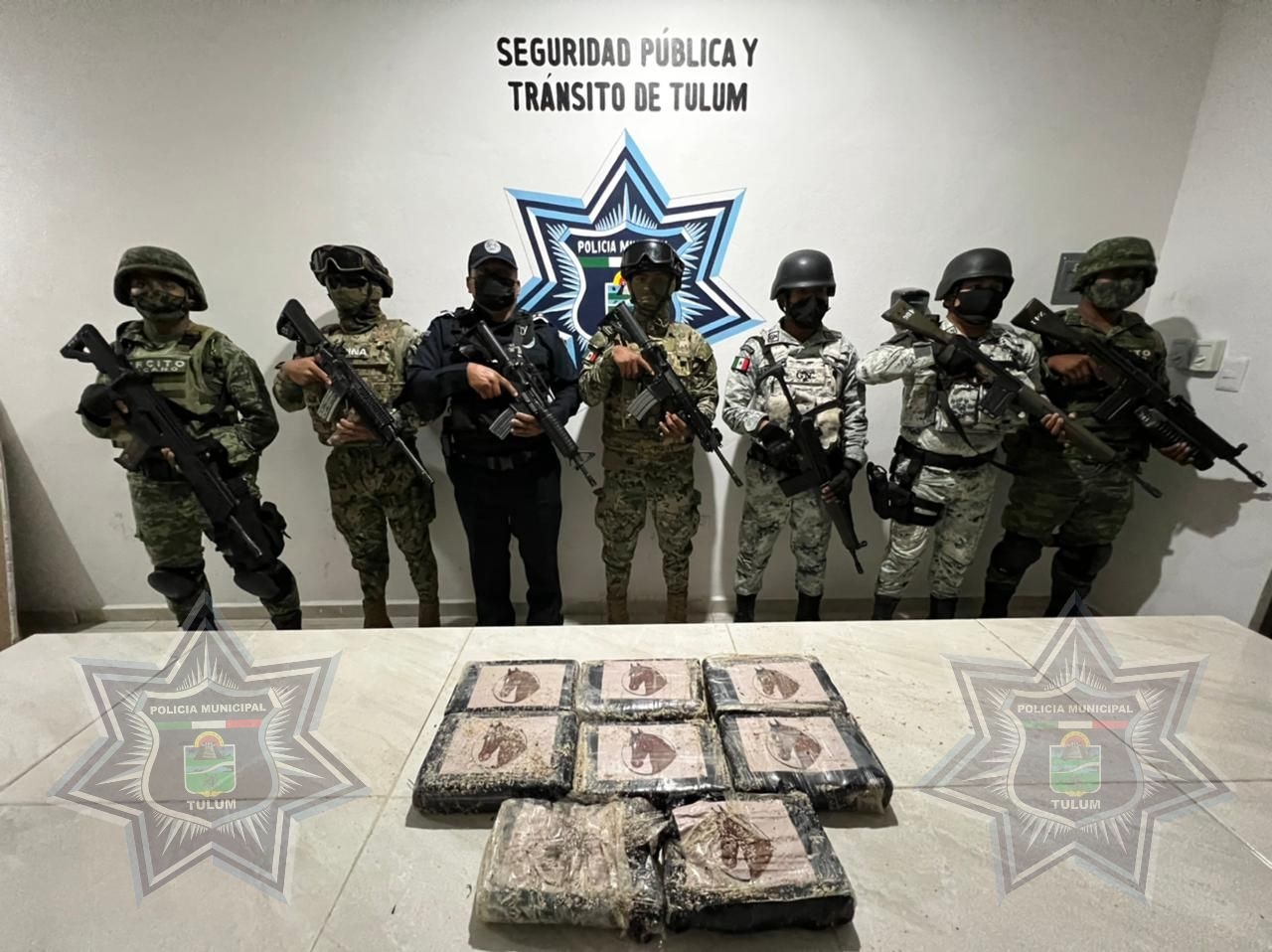 De estos paquetes asegurados, dos presentaban envoltura rota De estos paquetes asegurados, dos presentaban envoltura rota