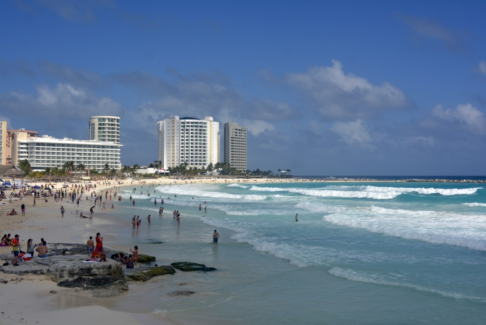 Hoteleros de Cancún, esperan aumentar 10 por ciento más la ocupación hotelera durante el resto de la Semana Santa
