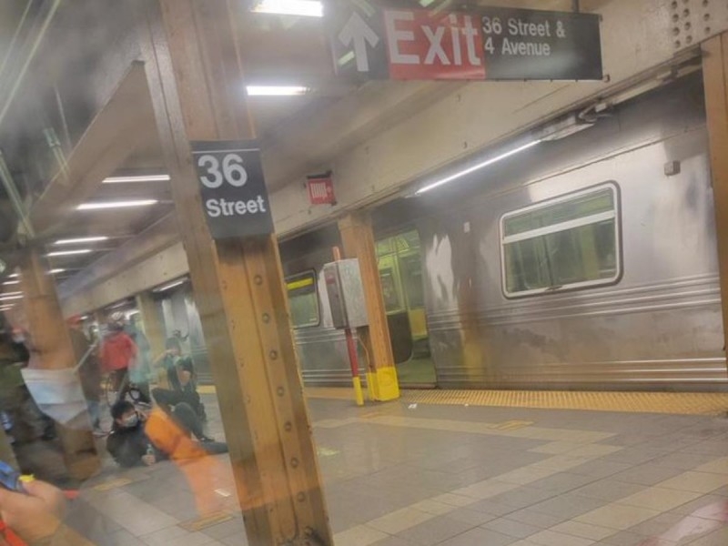 Tiroteo en metro de Brooklyn, Nueva York, deja 6 lesionados