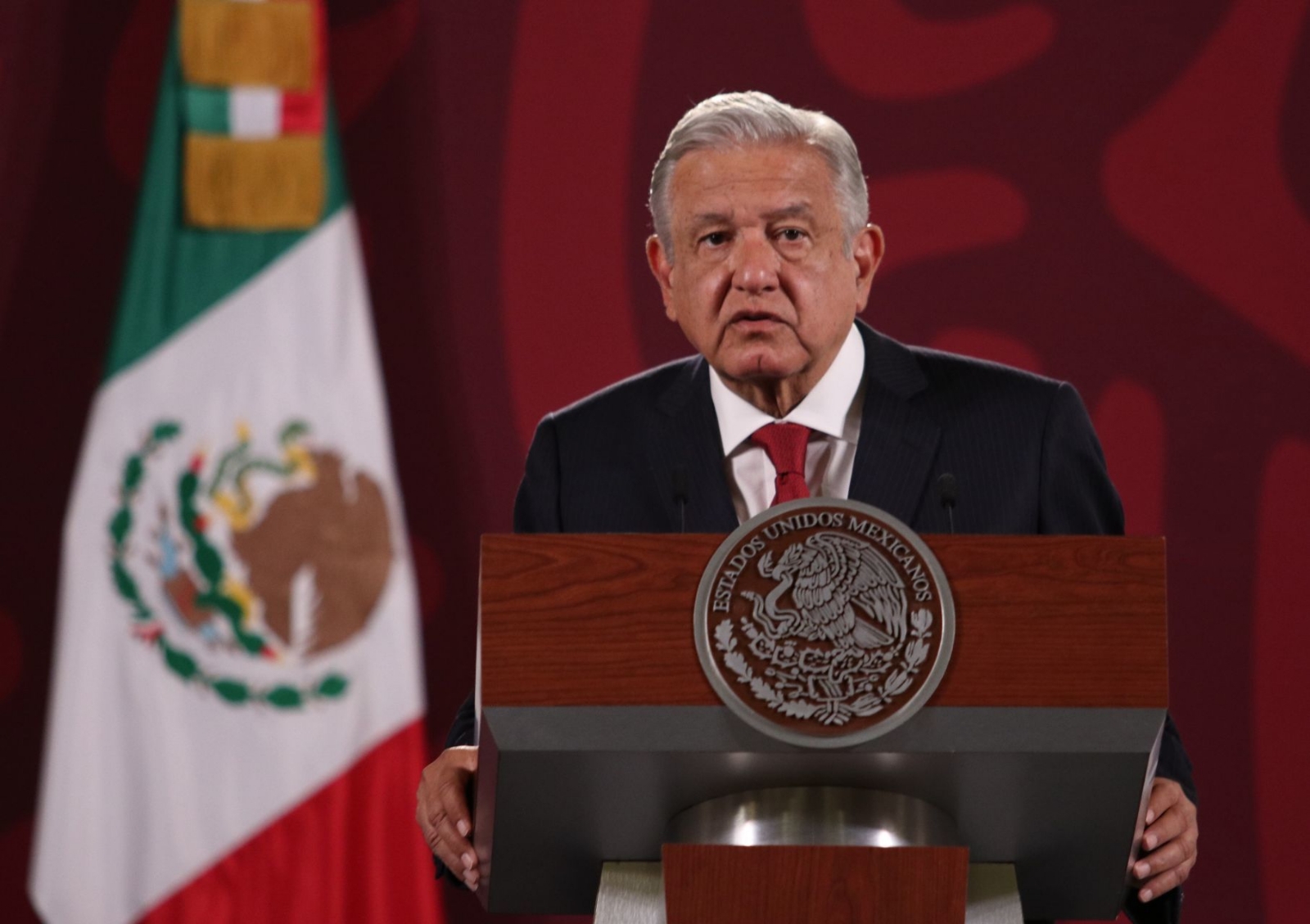 AMLO extendió su pésame a familiares y amigos por el fallecimiento de Don Rogerio Azcárraga Madero AMLO extendió su pésame a familiares y amigos por el fallecimiento de Don Rogerio Azcárraga Madero