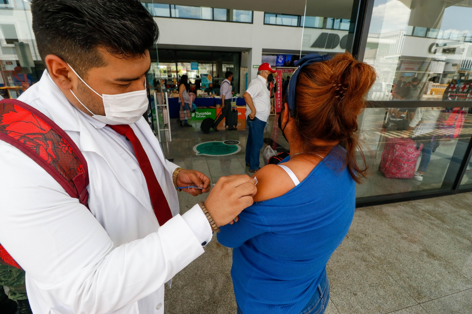 El día de ayer se aplicaron 110 vacunas en la terminal de autobuses El día de ayer se aplicaron 110 vacunas en la terminal de autobuses
