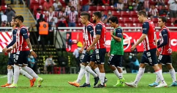 El desalojo fue por parte de las autoridades que se encontraban en el estadio