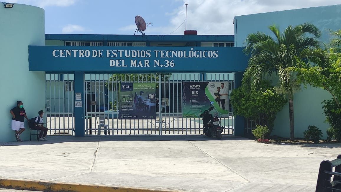 Alumnas del Cetmar y el Colegio de Bachilleres en Playa del Carmen denunciaron las actitudes hostigantes de docentes Alumnas del Cetmar y el Colegio de Bachilleres en Playa del Carmen denunciaron las actitudes hostigantes de docentes