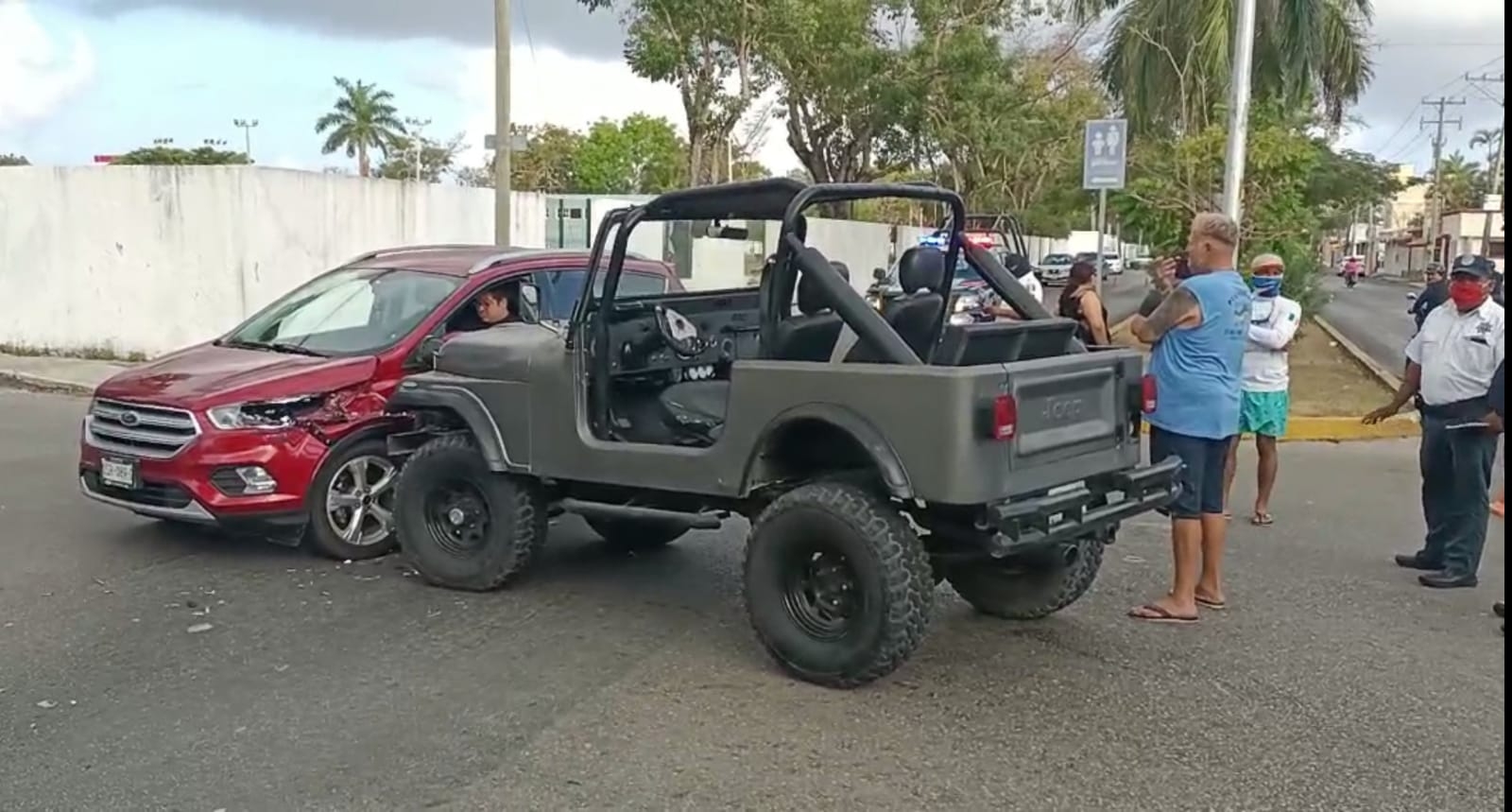Turista extranjero provoca accidente en la avenida 11 de Cozumel