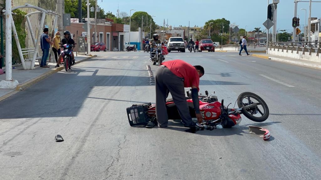 Motociclista herido tras accidente; el culpable huyó del lugar Motociclista herido tras accidente; el culpable huyó del lugar