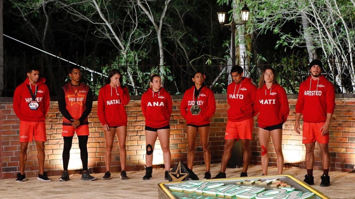 Tres rojos y cuatro azules quedan en la disputa por el máximo título del reality show conducido por Antonio Rosique