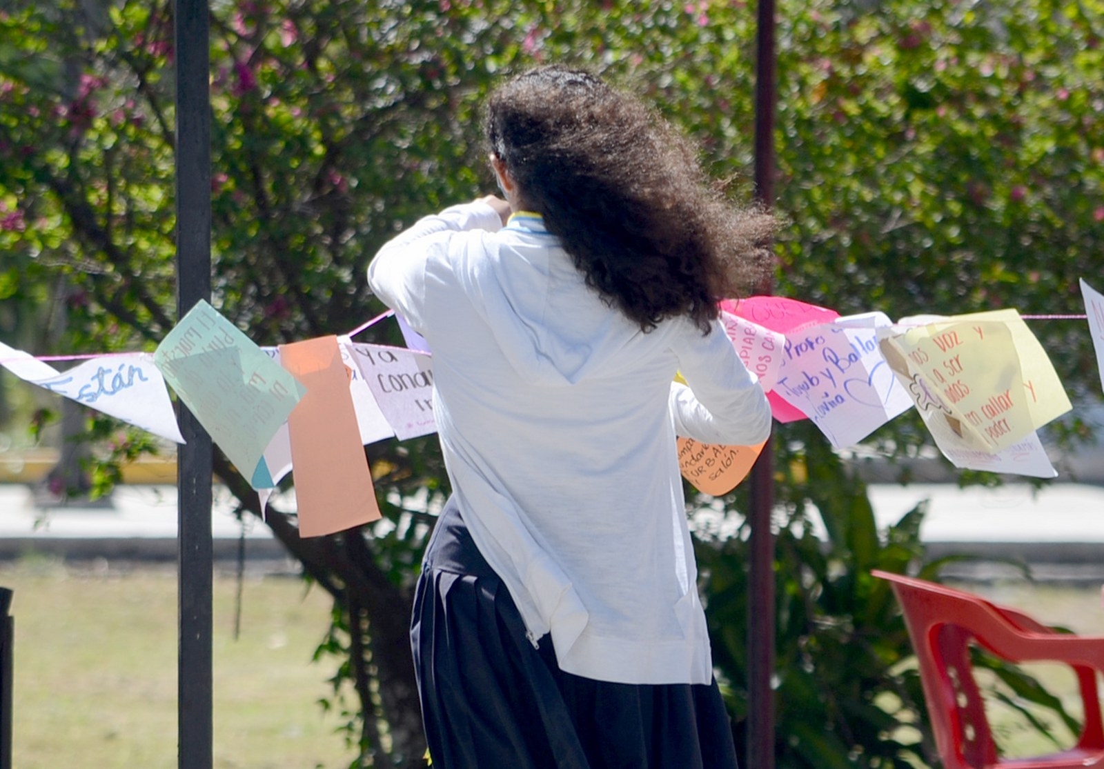 A través de tendederos, los estudiantes exponen sus denuncias; a la fecha hay siete formarles