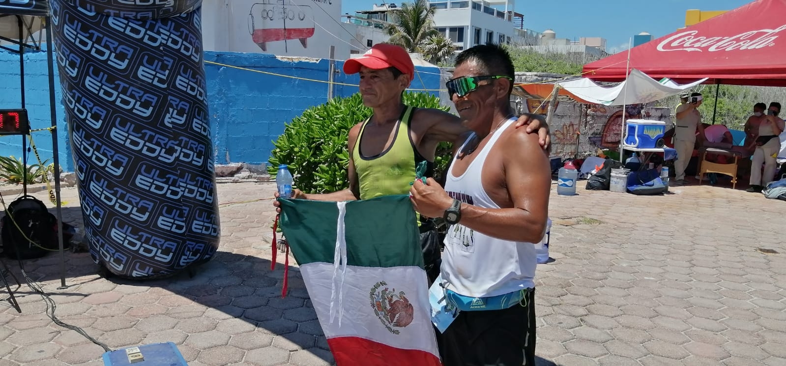 Oscar de los Santos, tres veces campeón del Ultramaratón en Isla Mujeres Oscar de los Santos, tres veces campeón del Ultramaratón en Isla Mujeres