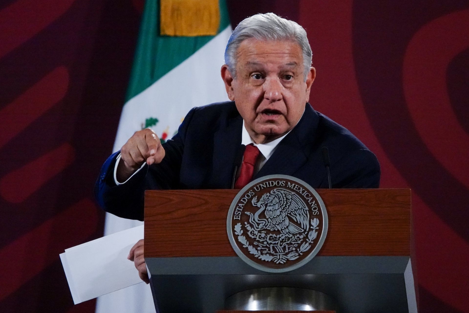 AMLO anunciará avances en la federalización de la salud.