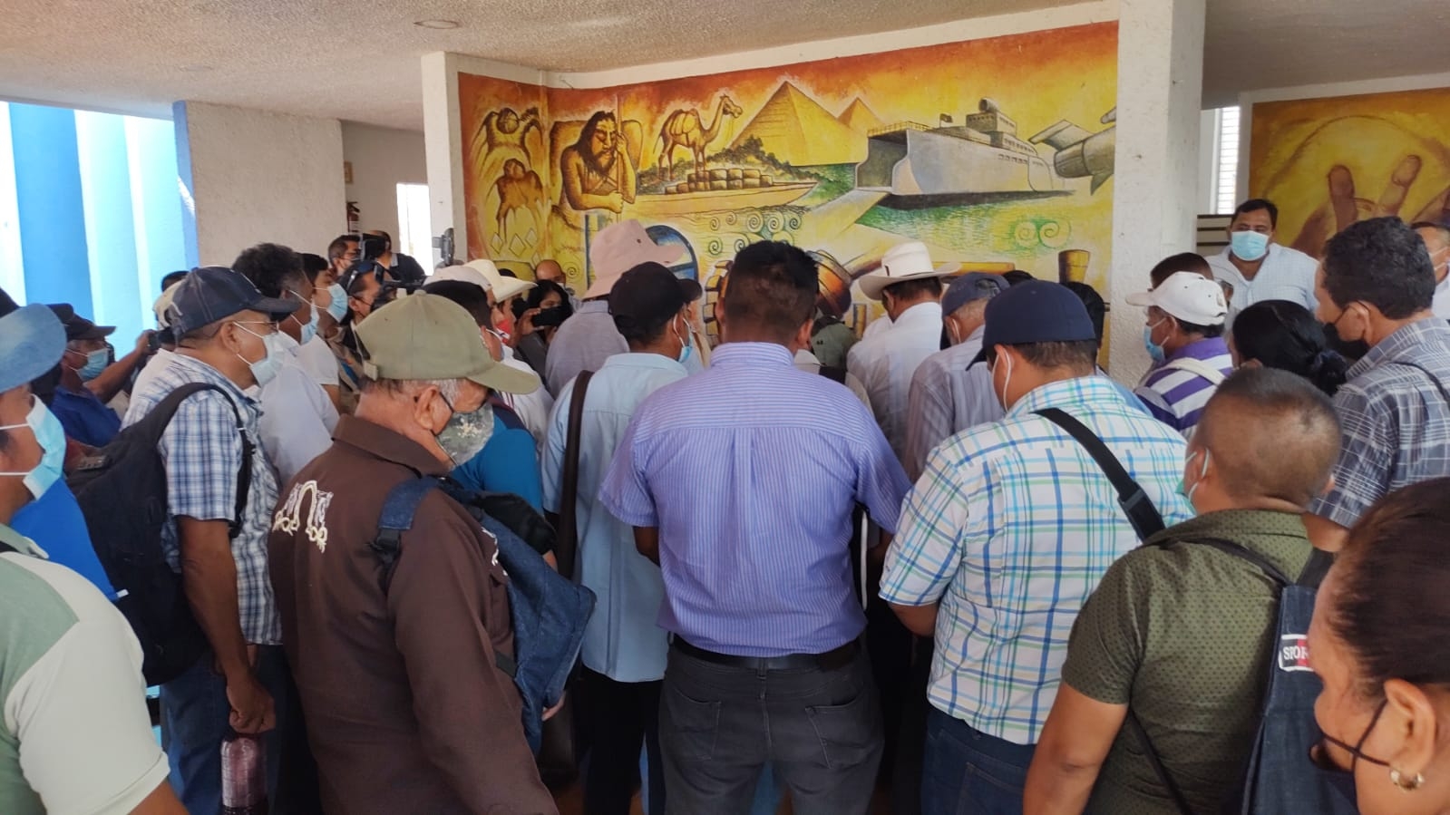 Comunidades del Sur de Q.Roo se manifiestan en la Seop; exigen cumplir acuerdos: EN VIVO