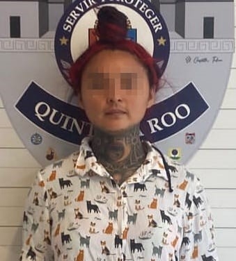 Ante el señalamiento directo, procedieron a la formal detención de la fémina Ante el señalamiento directo, procedieron a la formal detención de la fémina
