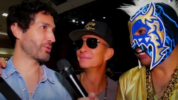 Alex Montiel, mejor conocido como El Escorpión Dorado, logró colarse a uno de los ensayos del Cumbia Machine Tour