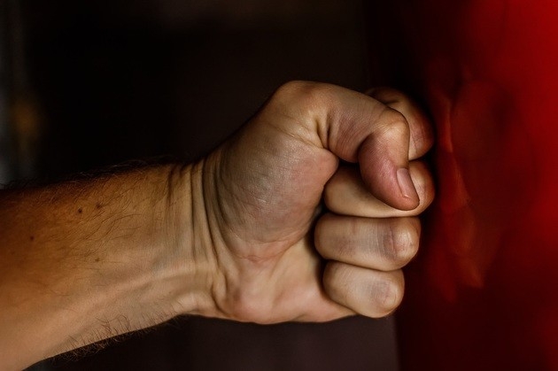En julio de 2021, el hombre golpeó a su hermano y padre en su domicilio en Ticul