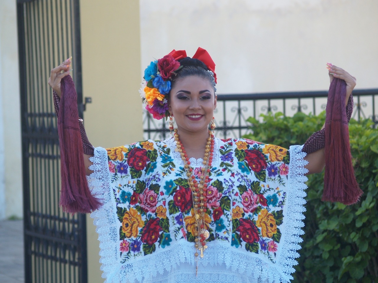 Edith Centeno Kú tiene de 20 años y será la embajadora de los festejos durante mayo Edith Centeno Kú tiene de 20 años y será la embajadora de los festejos durante mayo