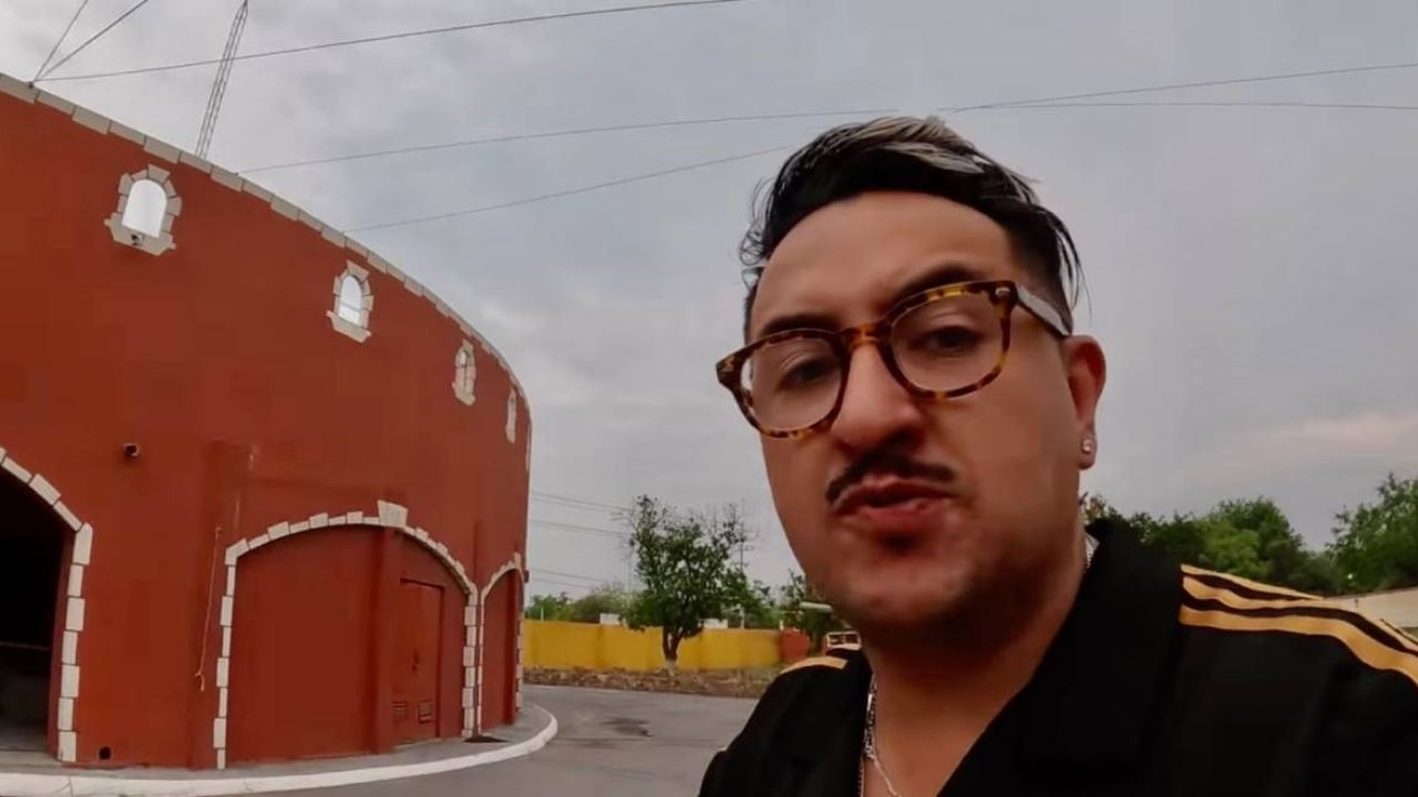 Fabián Pasos visitó ayer el motel en donde encontraron cuerpo de Debanhi
Fabián Pasos visitó ayer el motel en donde encontraron cuerpo de Debanhi