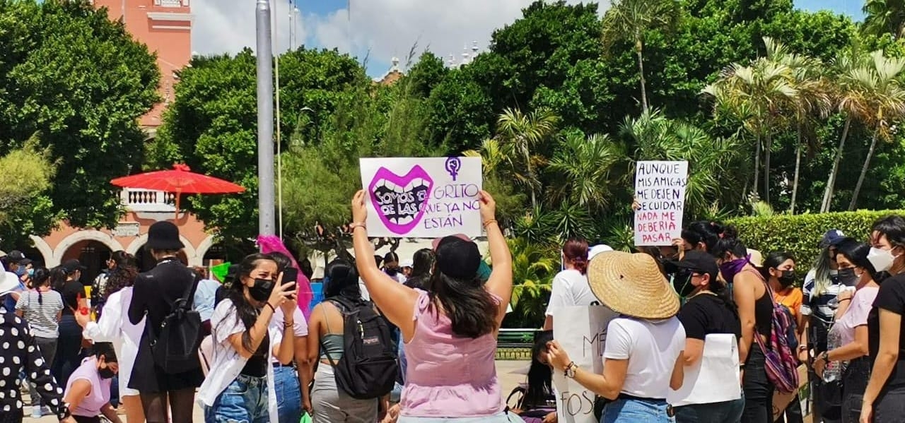 Varias mujeres protestaron en el Centro de Mérida