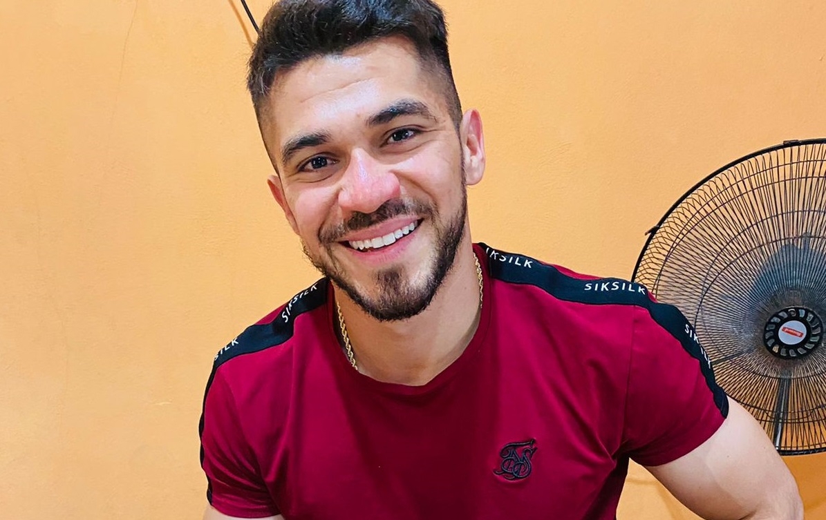 El día de ayer, Henry Martín se tomó fotografías con sus fans yucatecos El día de ayer, Henry Martín se tomó fotografías con sus fans yucatecos