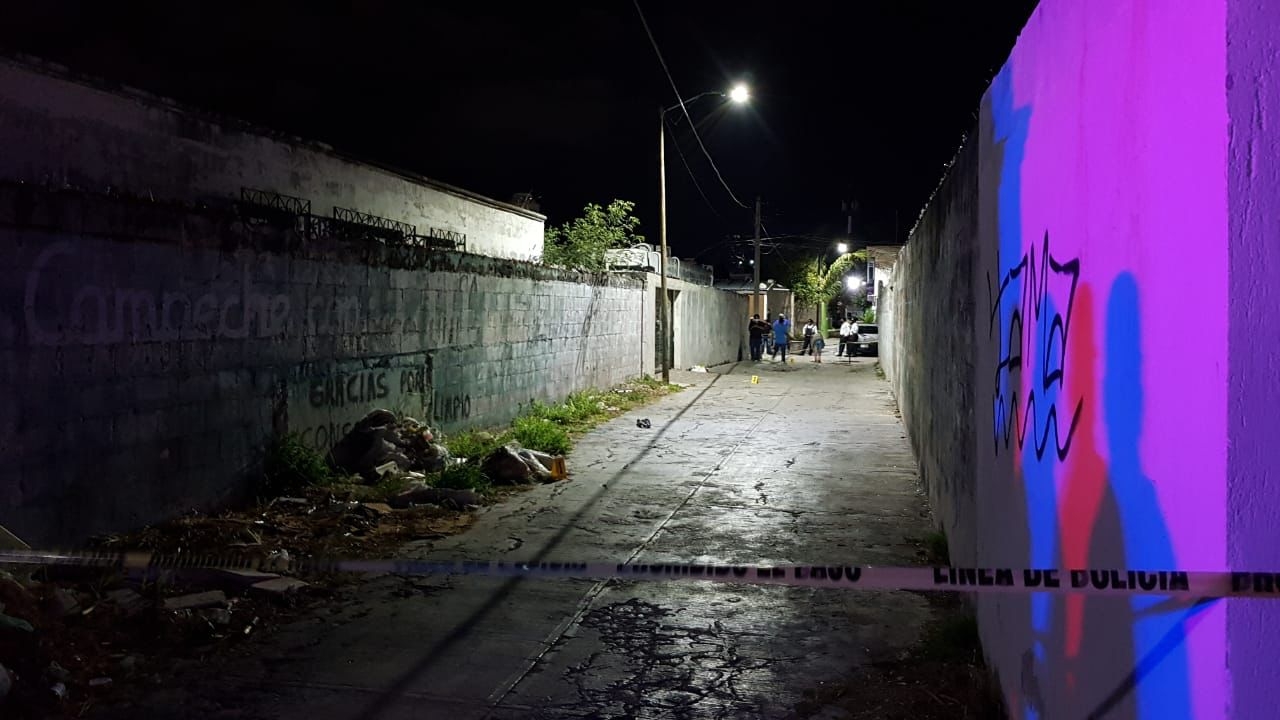 El hombre se encontraba gravemente herido por los balazos El hombre se encontraba gravemente herido por los balazos