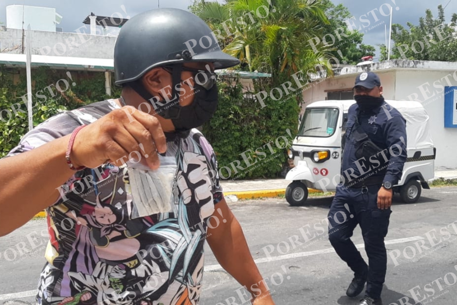 Es de resaltar que en la isla, algunas unidades de moto taxis laboran de forma ilegal Es de resaltar que en la isla, algunas unidades de moto taxis laboran de forma ilegal