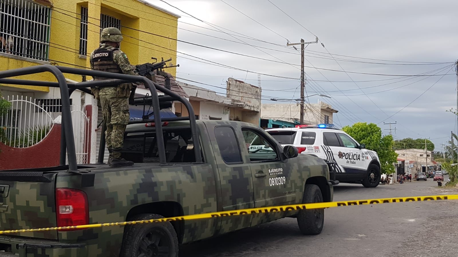 De acuerdo con vecinos, algunos delicuentes fueron avisados del cateo, por lo que se retiraron de la zona desde días antes