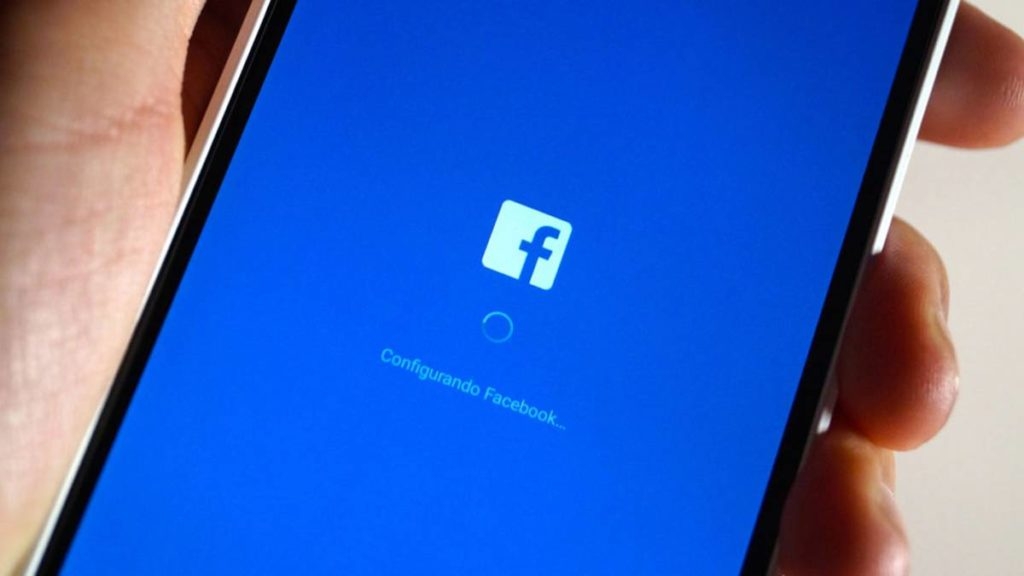 Facebook es la red social más popular y en la actualidad hay más de 2,400 millones de cuentas activas. Facebook es la red social más popular y en la actualidad hay más de 2,400 millones de cuentas activas.