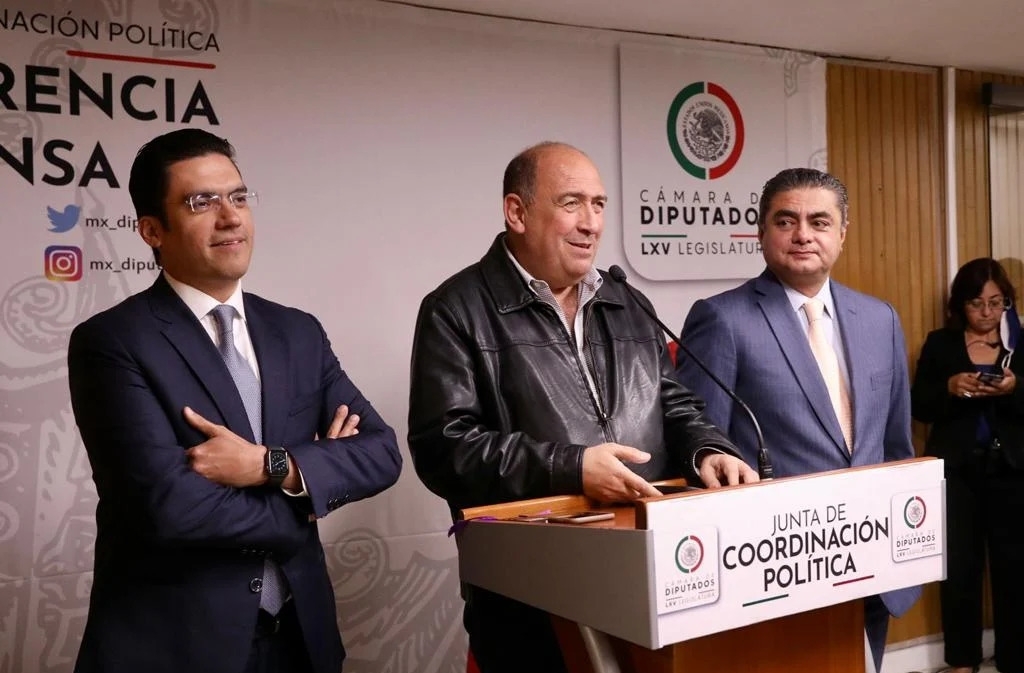 Jorge Romero, Rubén Moreira y Luis Espinosa Chazaro, coordinadores del PAN, PRI y PRD fijaron su postura en torno a la Reforma Electoral. Foto: Twiiter