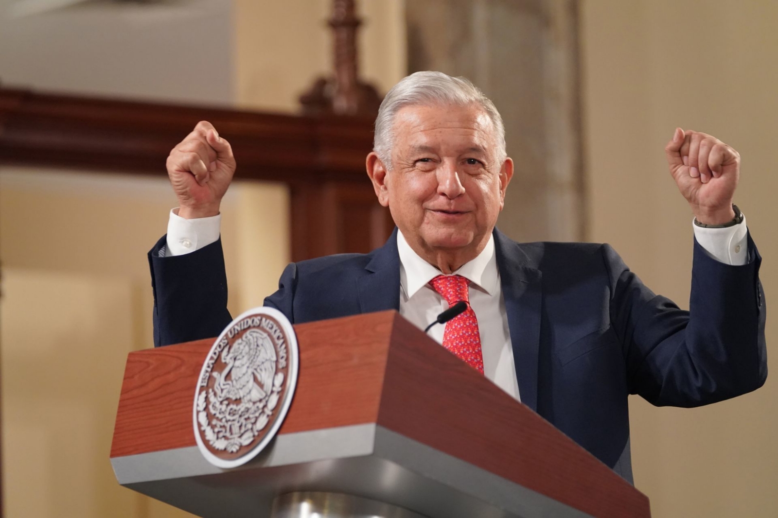 El titular del Ejecutivo Federal mantiene su encuentro con los medios de comunicación desde Isla Mujeres, Quintan Roo