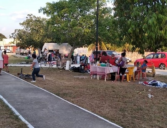 El tianguis de San Camilo en Mérida recibe a compradores en busca de productos de todo tipo El tianguis de San Camilo en Mérida recibe a compradores en busca de productos de todo tipo