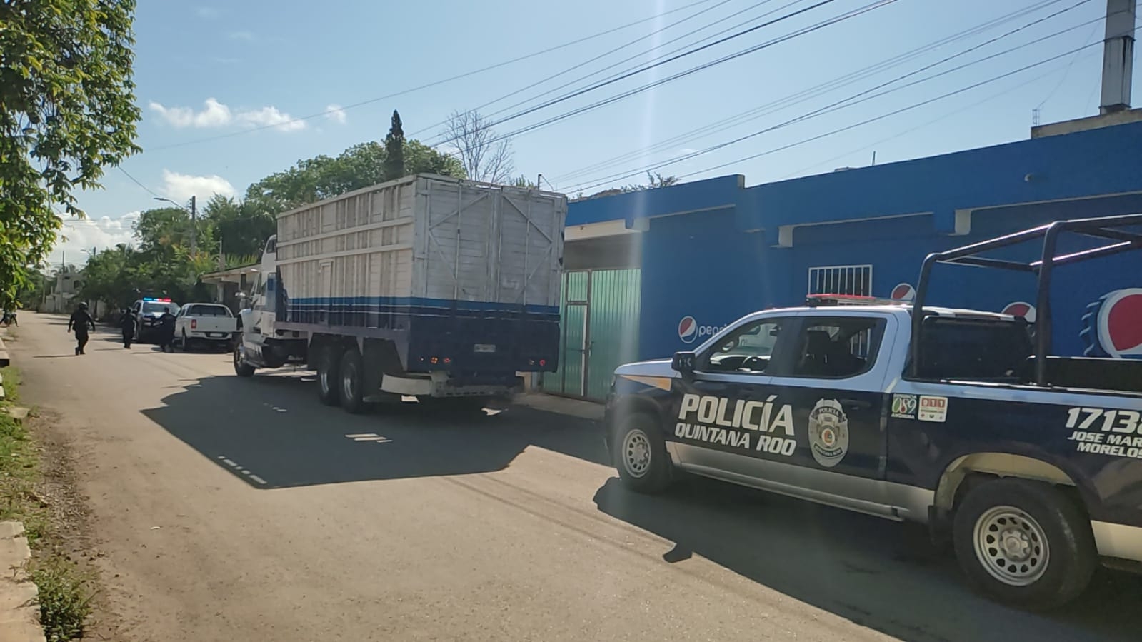 Luego de que fuese alcanzado, el chofer explicó a los oficiales de José María Morelos el motivo por el que no frenó en el filtro policial Luego de que fuese alcanzado, el chofer explicó a los oficiales de José María Morelos el motivo por el que no frenó en el filtro policial