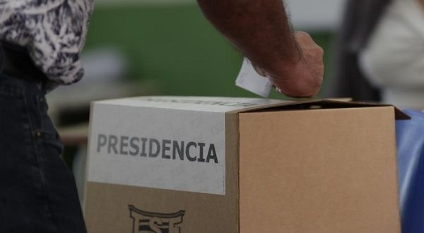 Costa Rica atraviesa una crisis económica que representa una misión difícil para el próximo presidente. Foto: EFE Costa Rica atraviesa una crisis económica que representa una misión difícil para el próximo presidente. Foto: EFE