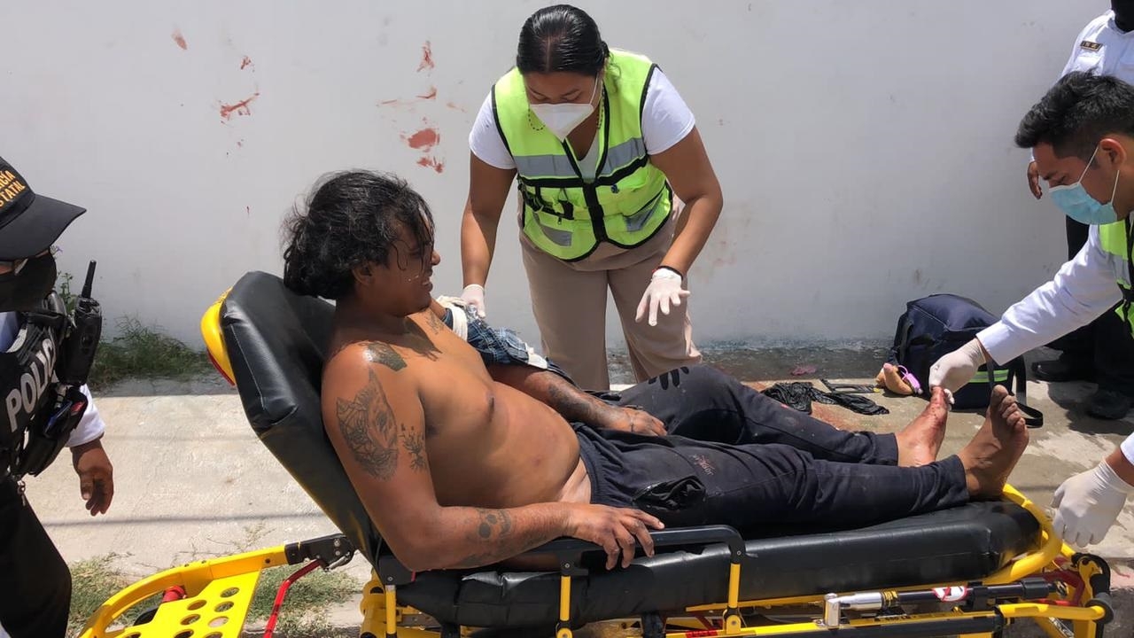 Luego de recibir la asistencia médica lo llevaron a los separos de la SPSC Campeche Luego de recibir la asistencia médica lo llevaron a los separos de la SPSC Campeche