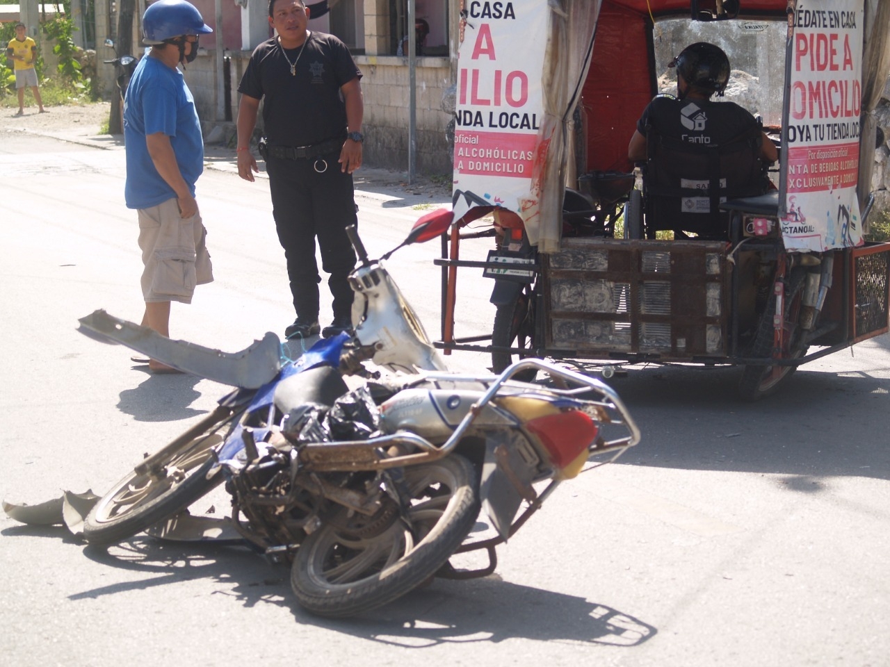Conductor resulta herido tras impactar contra un mototaxista en Yobaín