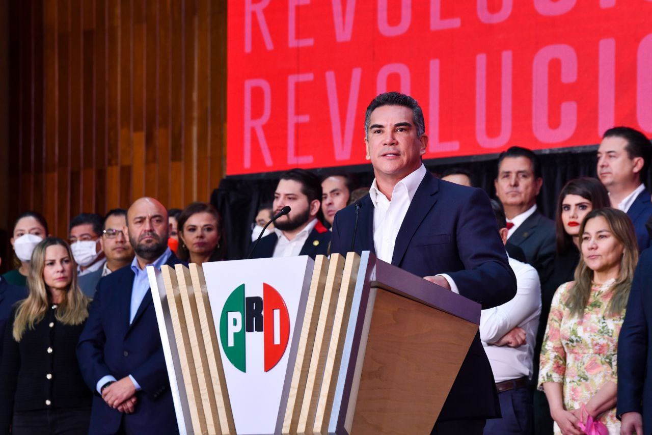 PRI anuncia que presentará una reforma eléctrica que "sí sirva"
