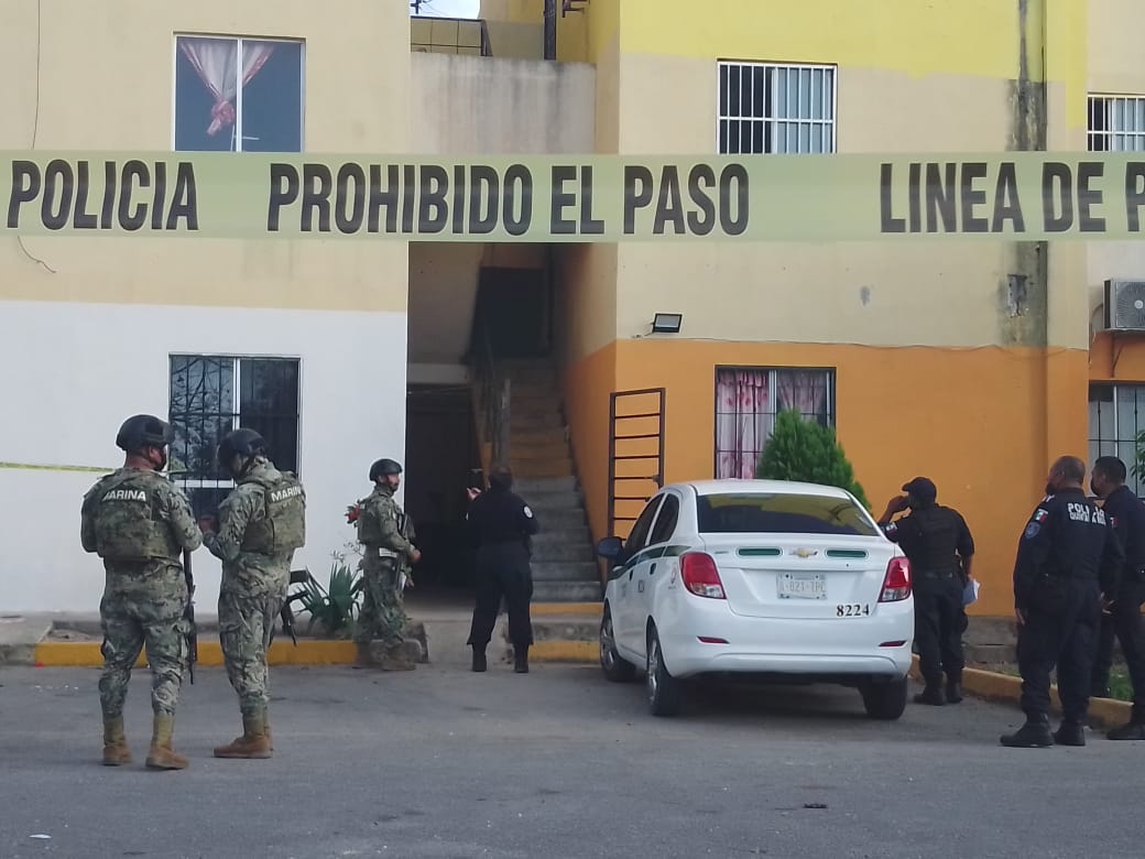La mujer herida salió a la calle buscando ayuda junto a sus niños menos de cinco años