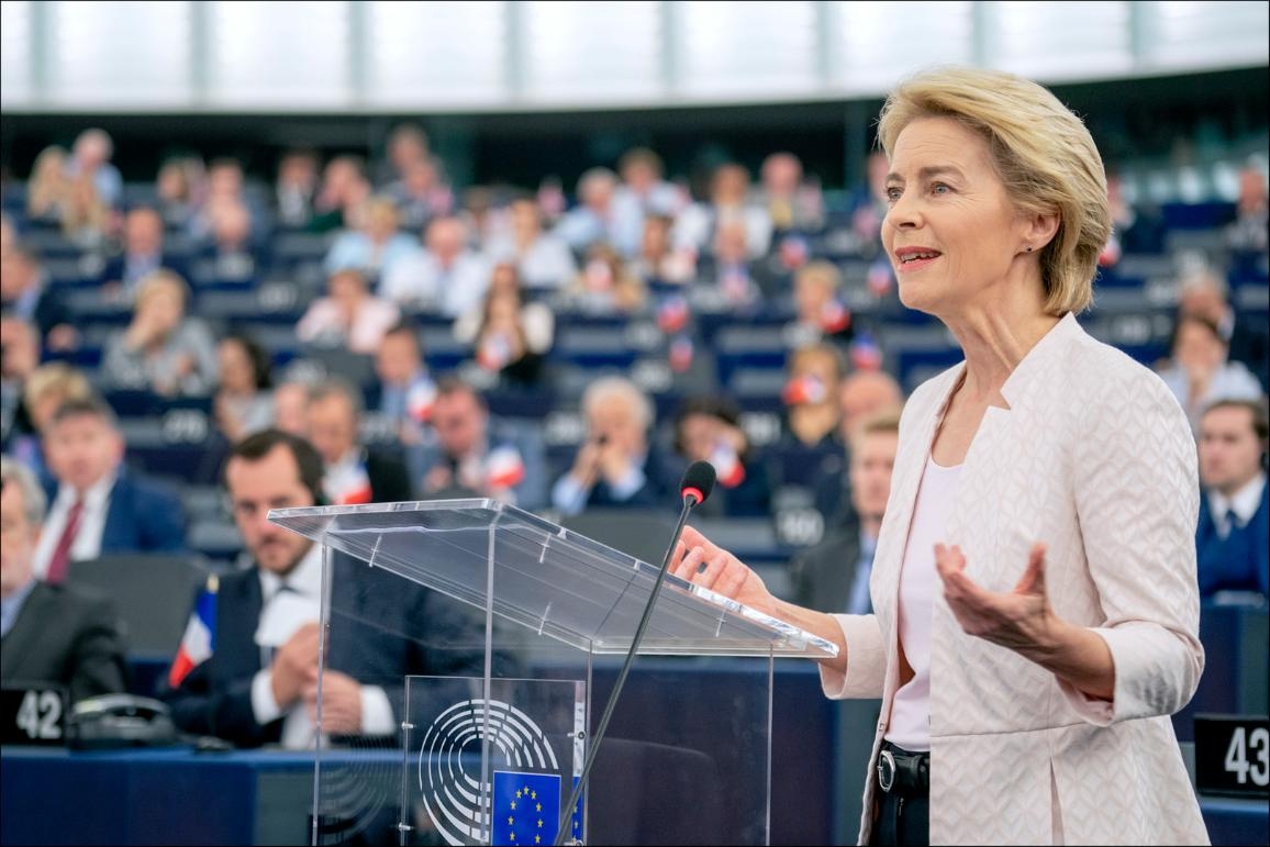 Ursula von der Leyen se ha mantenido al pendiente de los ataques de Rusia a Ucrania aplicando medidas de castigo al país dirigido por Vladimir Putin Ursula von der Leyen se ha mantenido al pendiente de los ataques de Rusia a Ucrania aplicando medidas de castigo al país dirigido por Vladimir Putin