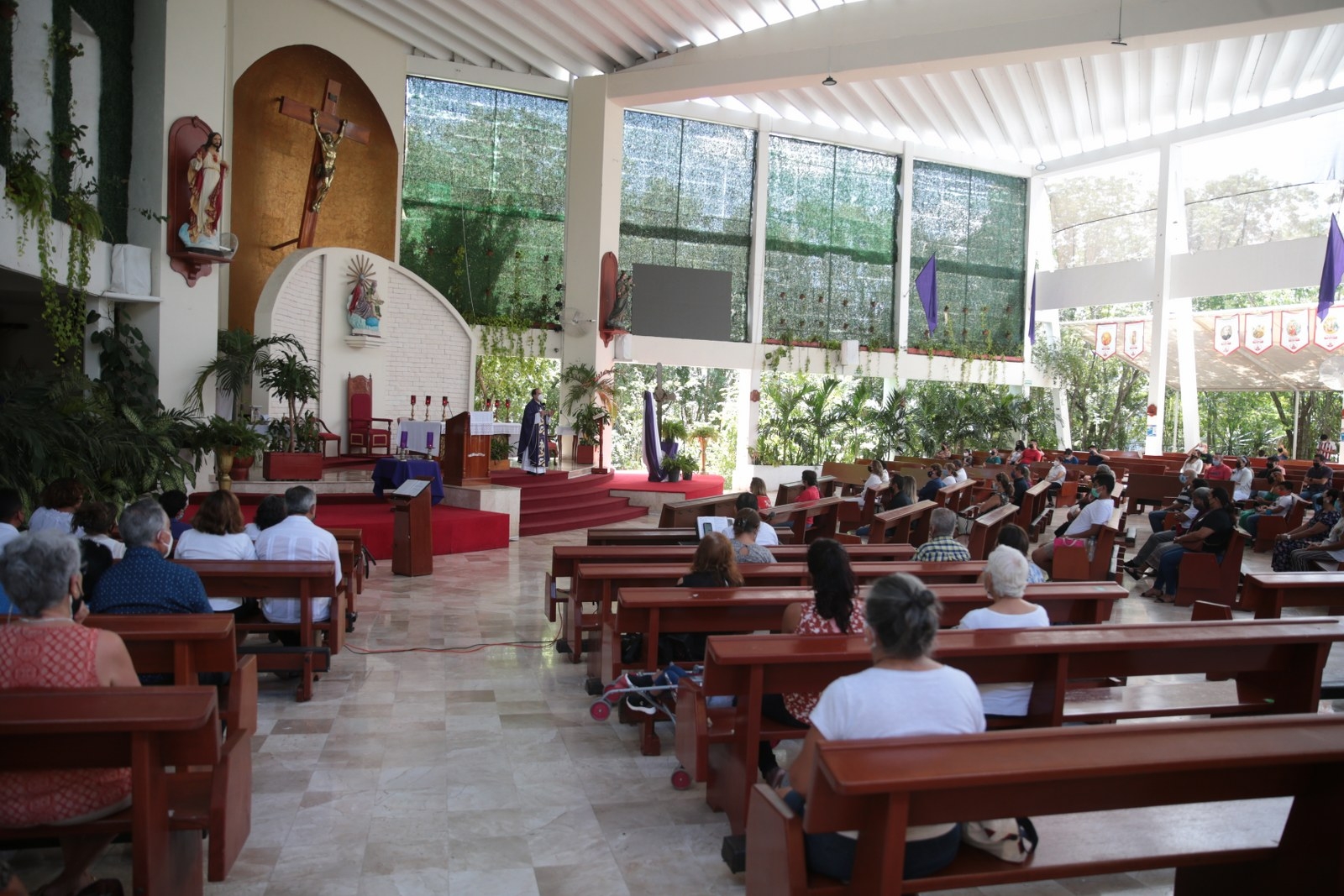 Pese a que la religión católica tiene más seguidores en la Península de Yucatán, otros credos ganaron más seguidores en Quintana Roo Pese a que la religión católica tiene más seguidores en la Península de Yucatán, otros credos ganaron más seguidores en Quintana Roo
