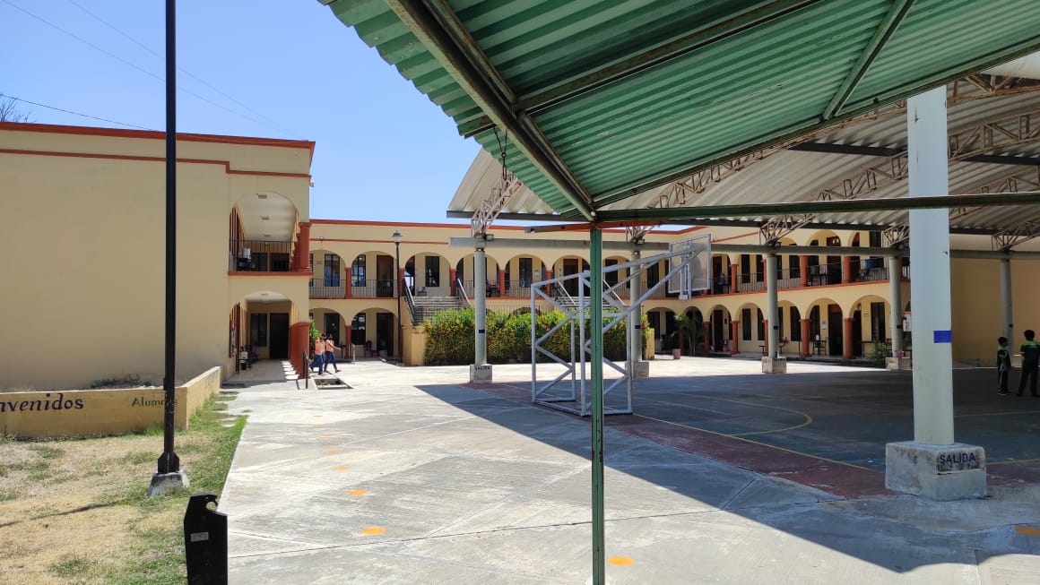 Padres de familia señalan de condiciones insalubres en el plantel Adolfo López Mateos de Campeche Padres de familia señalan de condiciones insalubres en el plantel Adolfo López Mateos de Campeche