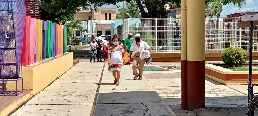 Adultos mayores y menores de edad son los más propensos a sufrir un golpe de calor, debido al ambiente cálido en Quintana Roo