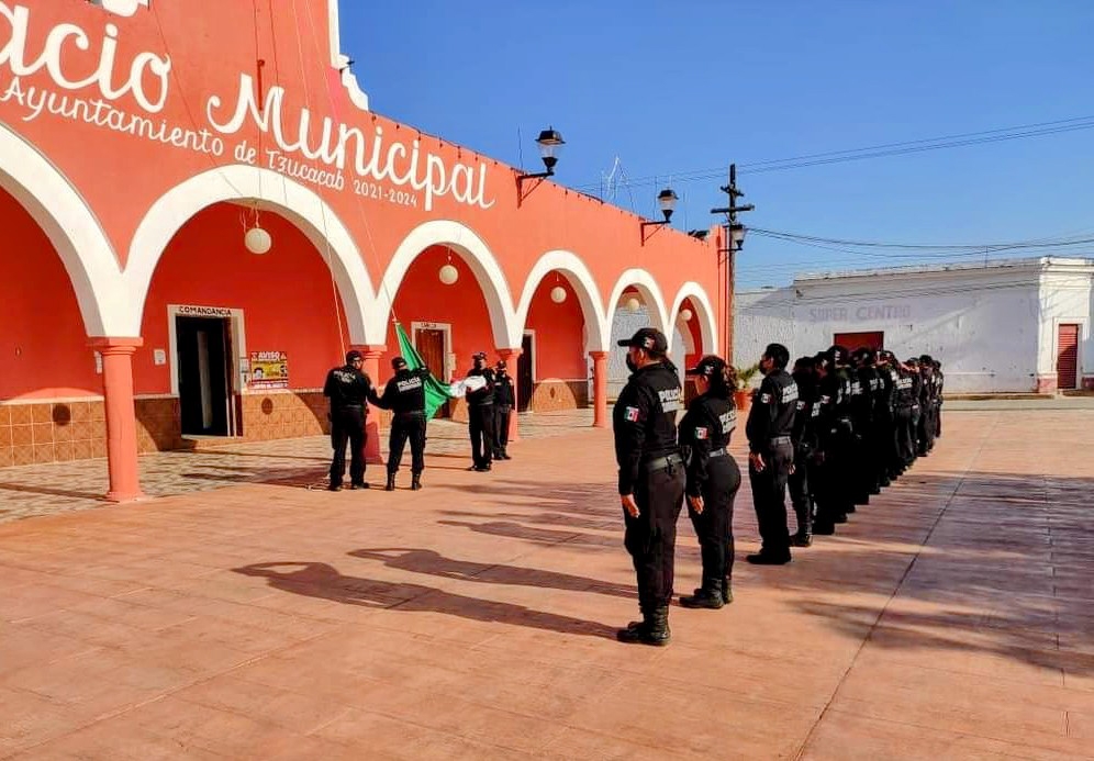 El Alcalde dijo que cualquier queja contra algún agente se investigará El Alcalde dijo que cualquier queja contra algún agente se investigará