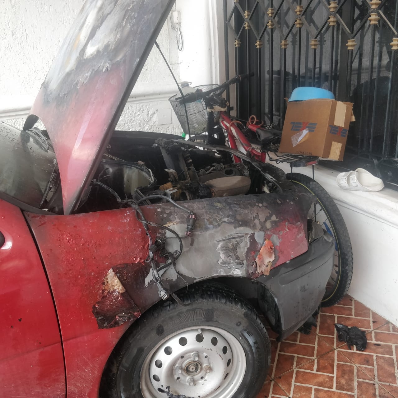 Cablería de motor causa incendio por corto circuito en Mérida Cablería de motor causa incendio por corto circuito en Mérida
