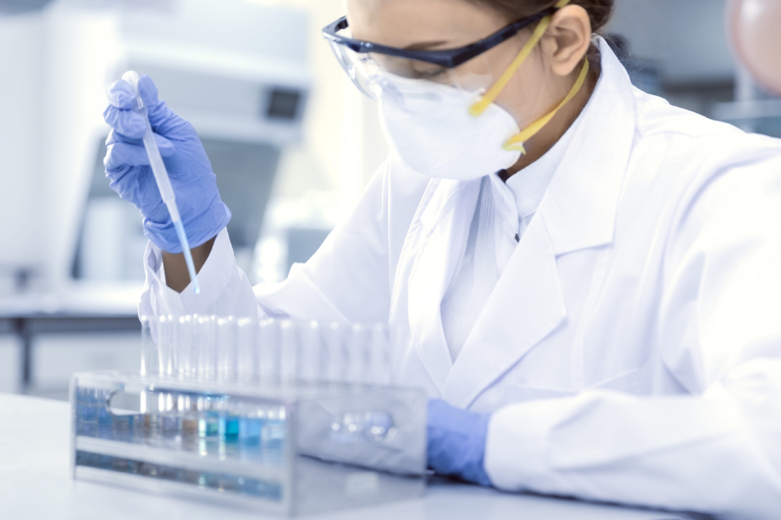 Las investigaciones contra el COVID-19 continúan por parte de universidades, laboratorios y por la OMS Las investigaciones contra el COVID-19 continúan por parte de universidades, laboratorios y por la OMS