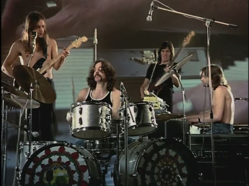 La banda decidió mostrar su apoyo a Ucrania al lanzar la canción 'Hey Hey Rise Up', esto después de casi tres décadas de no hacerlo