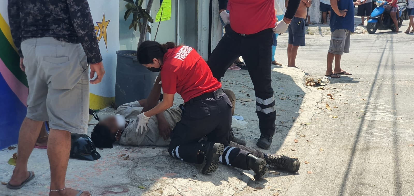 Paramédicos en Cozumel valoraron que el menor de edad debía ser atendido en el hospital de la ciudad debido a sus lesiones Paramédicos en Cozumel valoraron que el menor de edad debía ser atendido en el hospital de la ciudad debido a sus lesiones