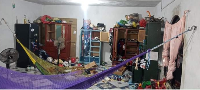 Los ladrones se llevaron dinero en efectivo y una colección de moned Los ladrones se llevaron dinero en efectivo y una colección de moned